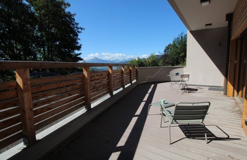 Les Carroz-d'Araches Apartment | Ski-In/Ski-Out 3BR Apartment for 6, Terrace, Parking, Near Center, Wi-Fi, Washer/Dryer