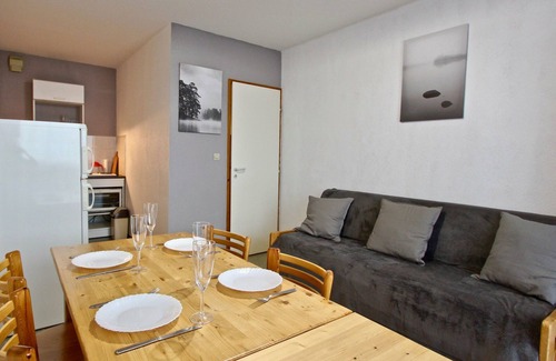 Chamrousse Apartment | Ski-in/Ski-out 2-Room Apt, Sleeps 6, South-Facing Terrace