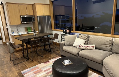 Sandpoint House | Ski in Ski out chalet with hot tub - Walk to the Village