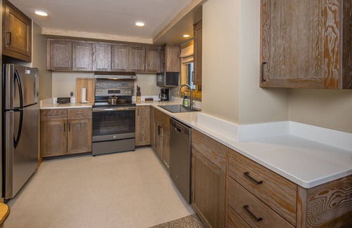 Big Sky Condo | Ski-in/Ski-out condo w/shared hot tub & pool & great location - Shoshone Ski-In/Ski-Out with Views