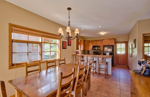 Sun Peaks House | Ski-in/Ski-out, Family Friendly Trails Edge 15 Townhome with Hot Tub/BBQ