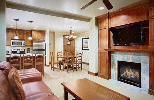 Breckenridge Condo | Ski-in/ski-out on Peak 7!