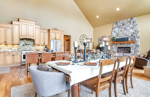 Hyak Cabin | Ski-in/ski-out retreat with a fireplace, WiFi, foosball, air hockey, & deck