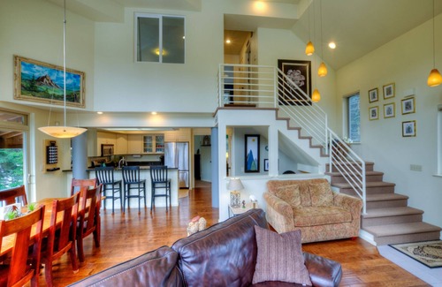 Snoqualmie Pass House | Ski-in Ski-out Sasquatch Retreat @ Snoqualmie Pass