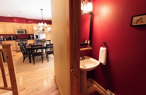 Carrabassett Valley House | Ski-Inn Ski-Out 4BR Townhouse