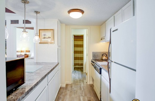 Mount Jackson Condo | Ski/MTB/Golf Condo (#134) - Slope side | Mountain, Golf Course views | Vaulted ceilings!