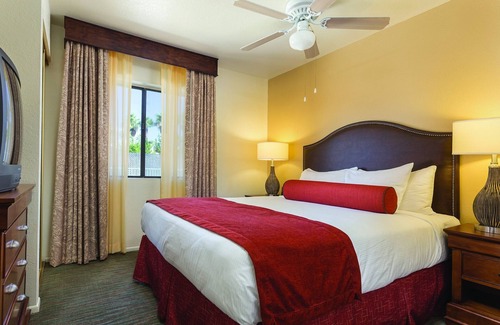 Lake Havasu City Resort | Ski, raft, wakeboard, swim, jetski!