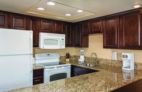 Lake Havasu City Resort | Ski, raft, wakeboard, swim, jetski!