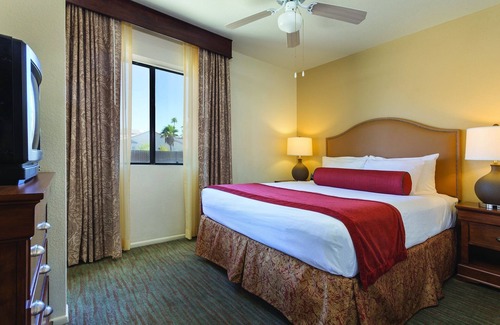 Lake Havasu City Resort | Ski, raft, wakeboard, swim, jetski!