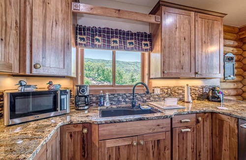 Mesa Cabin | Ski & Ride: Powderhorn Ski-in/Out w/Hot Tub