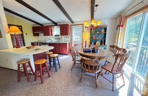 Lake Harmony House | Ski Slope Views Sauna Jacuzzi Firepit Fireplace