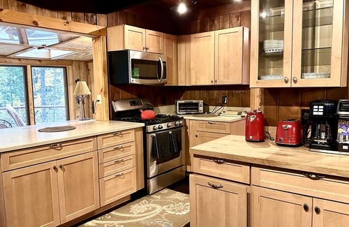 Plymouth House | Skiers Paradise, 15 min to Okemo and Killington