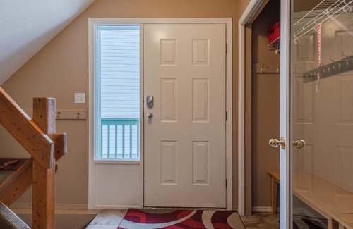 Silver Star Mountain Ski Chalet | SkiMore Properties