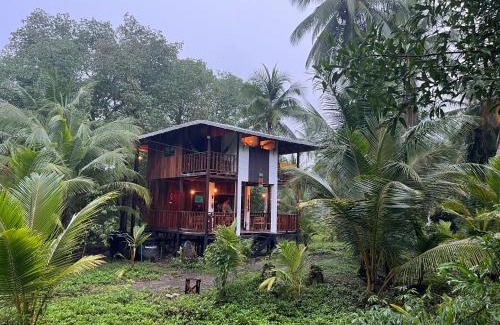 Bahia Solano Bed & Breakfast | Sky and Sand