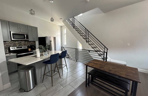 Olde Kensington Apartment | Sky High Retreat