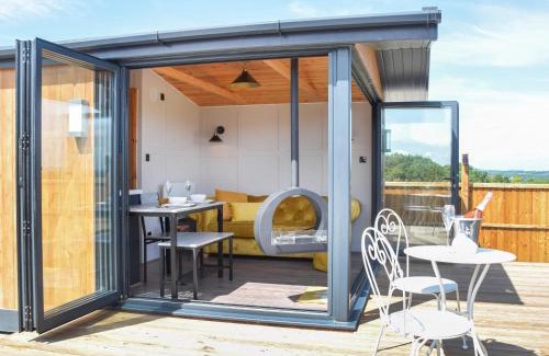 Skelmersdale Apartment | Sky Lark Lodge - Uk49904
