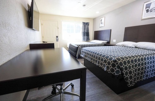 Southwestern Sacramento Hotel | Sky Riders Motel