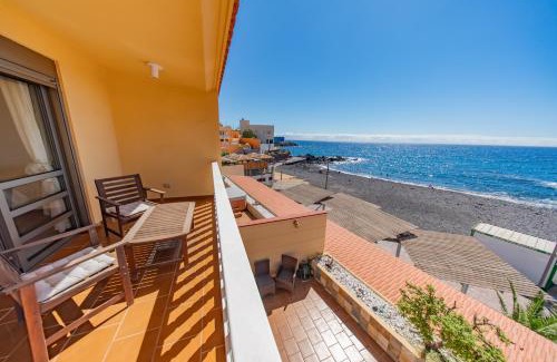 Las Caletillas House | Sky & Sea, The House by the Beach
