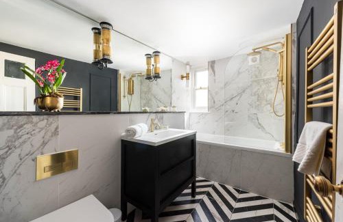 Hove Apartment | Sky View Double Bed Apartment in Brighton and Hove by MyHolidayLet