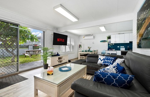 Malua Bay Apartment | Skyes Beach House - Downstairs Accommodation