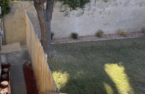 Summit Park House | SkyHighCasita Luxury Retreat near UNM with Views!