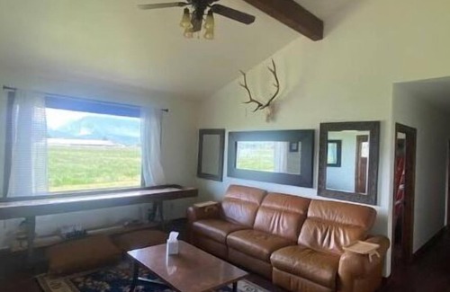 Hamilton House | Skylane Home