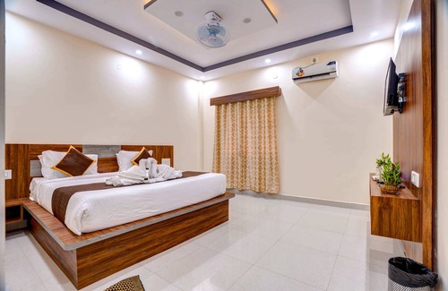 Madapura Hotel | Skylight Inn