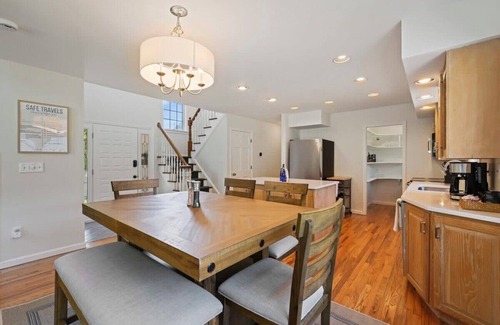 Saratoga Springs House | Skylight Suites by Saratoga Stays