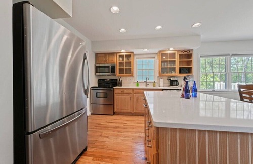 Saratoga Springs House | Skylight Suites by Saratoga Stays