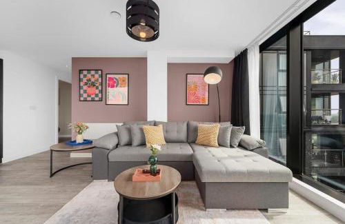 Old Trafford Apartment | Skyline Old Trafford flat by City SuperHost