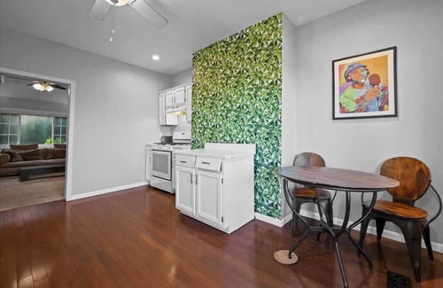 Mount Washington Apartment | Skyline Serenity Retreat