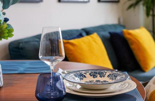 Lansbury Apartment | Skyline View 1 Bed Apartment Sleeps 2 - Balcony