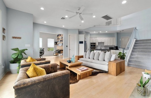 Barton Heights House | Skyline Views + Steps to Austin’s Best Dining