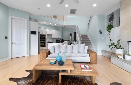 Barton Heights House | Skyline Views + Steps to Austin’s Best Dining