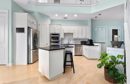 Barton Heights House | Skyline Views + Steps to Austin’s Best Dining