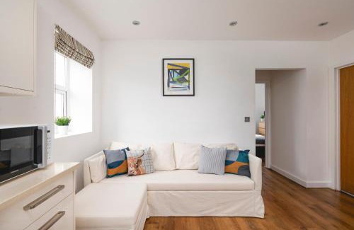 Golborne Apartment | Skyvillion - Lovely 2-Bed Central London Apartment