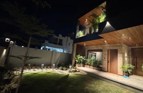 Gomti Nagar House | Skywood Villa Rooms