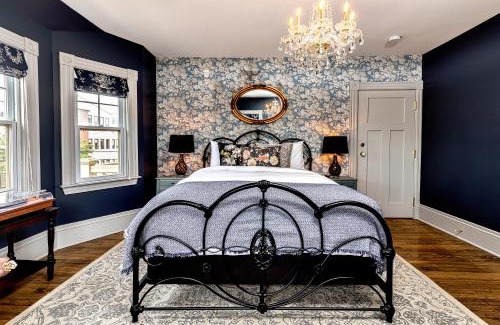 Queens Square Hotel | Slaymaker & Nichols Gastro House & Inn