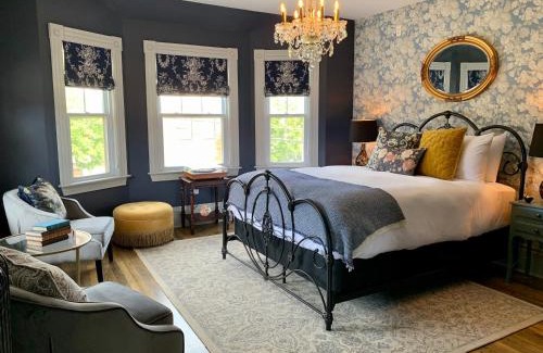 Queens Square Hotel | Slaymaker & Nichols Gastro House & Inn