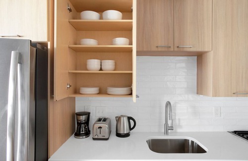 Crystal City Apartment | Sleek Crystal City 1BR w/Gym & Concierge, steps to Metro, by Blueground