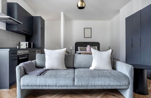 Friedrichshain-Kreuzberg Apartment | Sleek Kreuzberg Studio in super central area, by Blueground