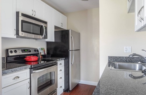 Cuernavaca Apartment | Sleek Mountain View 2BR w/, Pool, BBQ, nr. Shops & Hwy, by Blueground