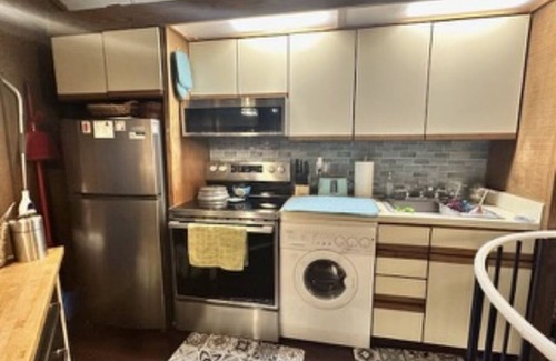 Lake Ariel Cottage | Sleep in a Treehouse!