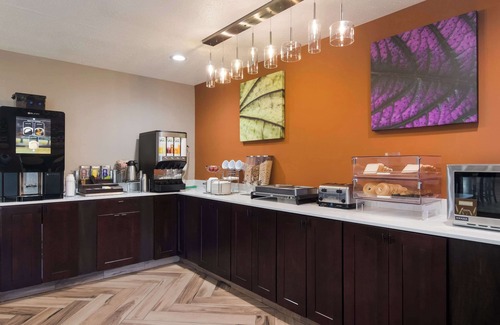 Erie Hotel | Sleep Inn Erie near Sports Center