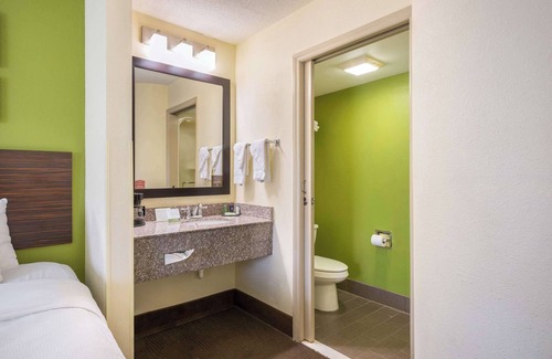 Statesville Hotel | Sleep Inn Statesville I-40