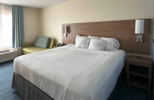 Altoona Hotel | Sleep Inn & Suites Altoona North