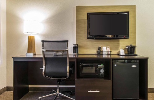 South Hills Hotel | Sleep Inn & Suites Pittsburgh Airport