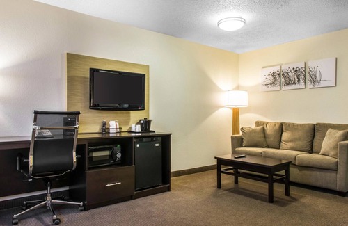 South Hills Hotel | Sleep Inn & Suites Pittsburgh Airport
