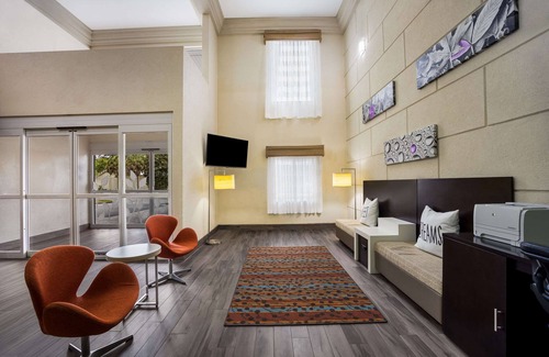 Valdosta Hotel | Sleep Inn & Suites Valdosta Mall Area