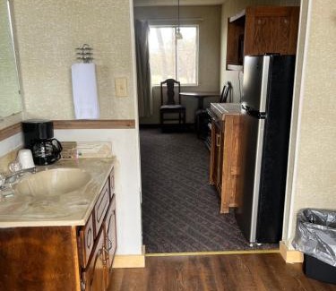 Cortez Hotel | Sleeping Ute Mountain Motel